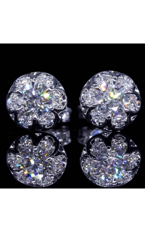 4.2-4.3mm Center Diamond Earrings Flower Design