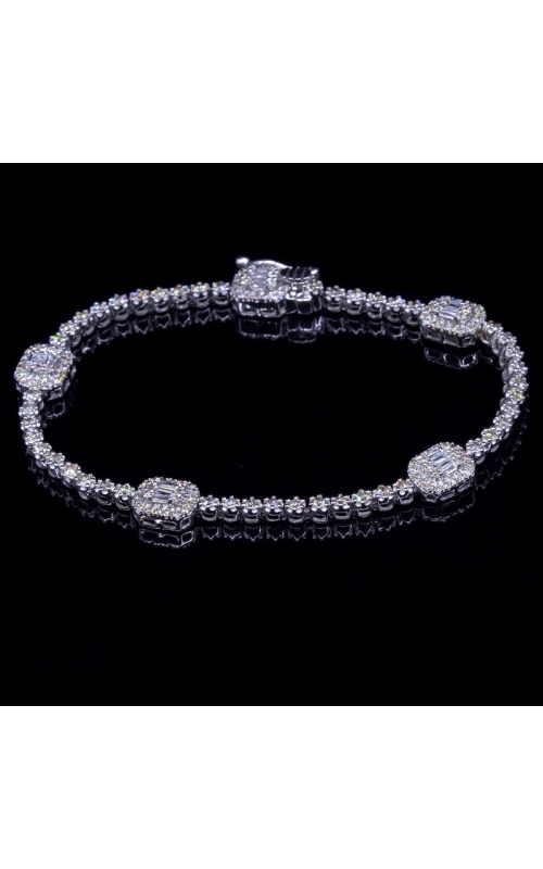 Pie, Emerald-cut Diamond Bracelet in White Gold