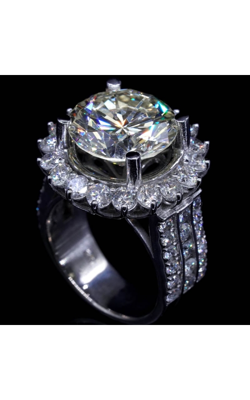 Flower Design Diamond Ring 8ct center